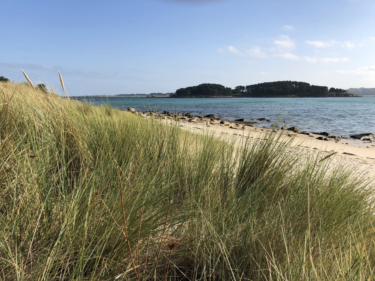 Les îles devant l’Ile Grande en bateau