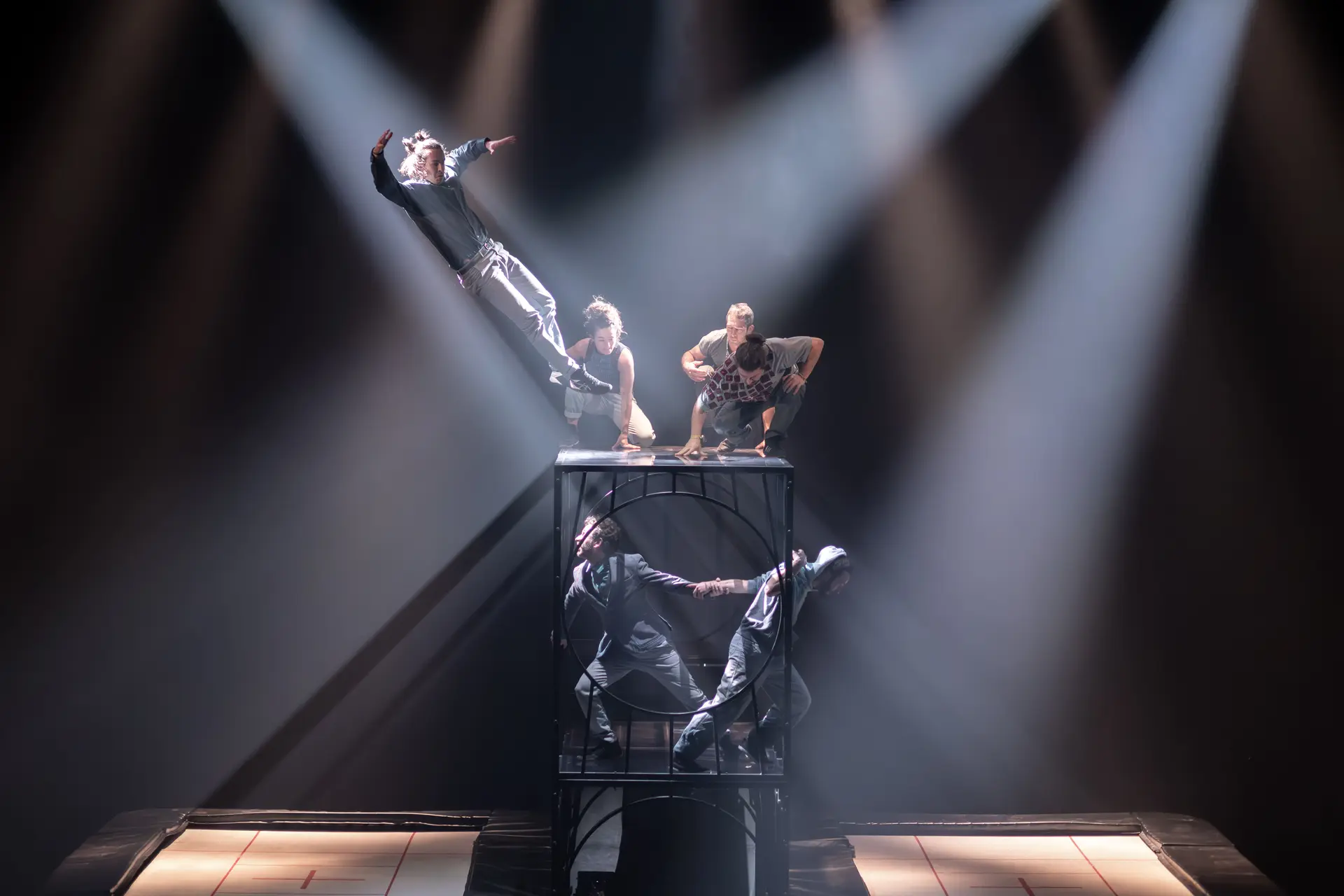 Cirque - Face aux murs