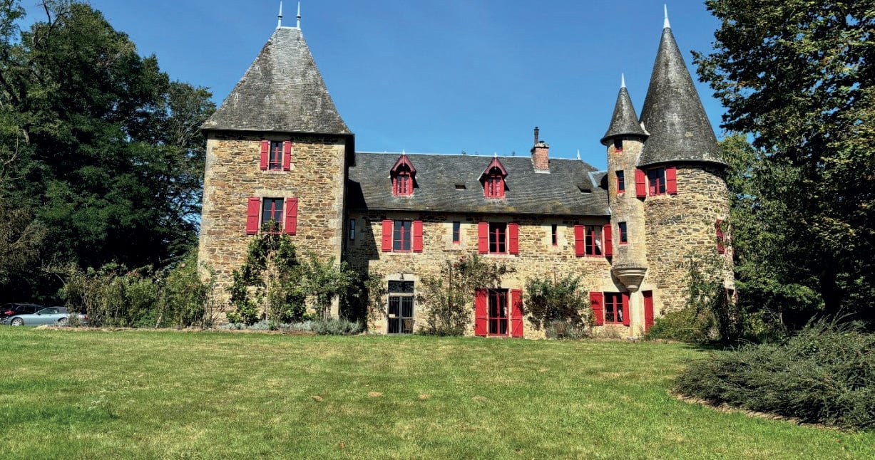 Balades secrètes en Corrèze - À la découverte du château de Bellefond