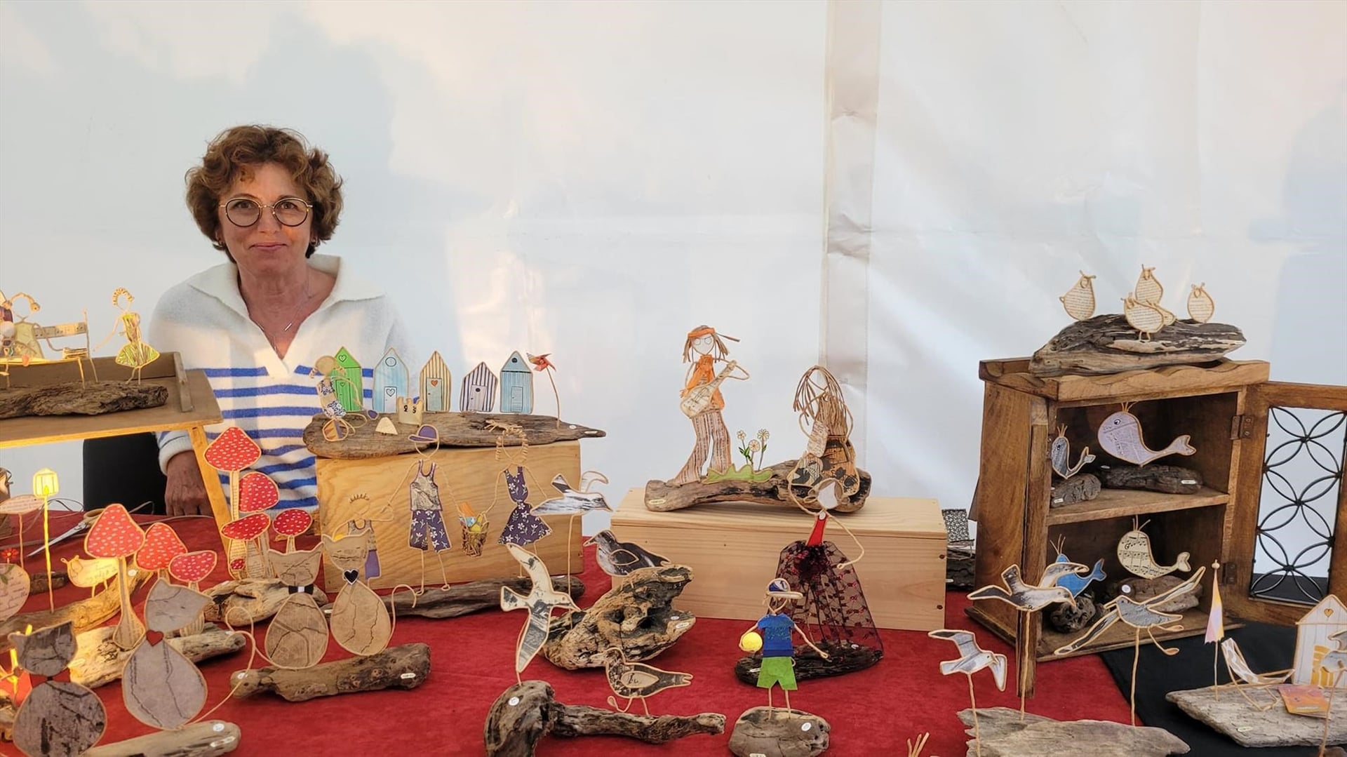 Œuvres de papier et bois flotté de Chantal Dupont