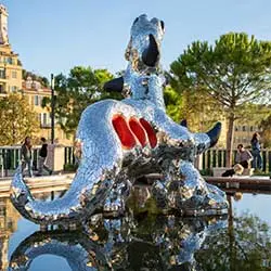 Médiation flash de l’œuvre Monstre du Loch Ness de Niki de Saint Phalle