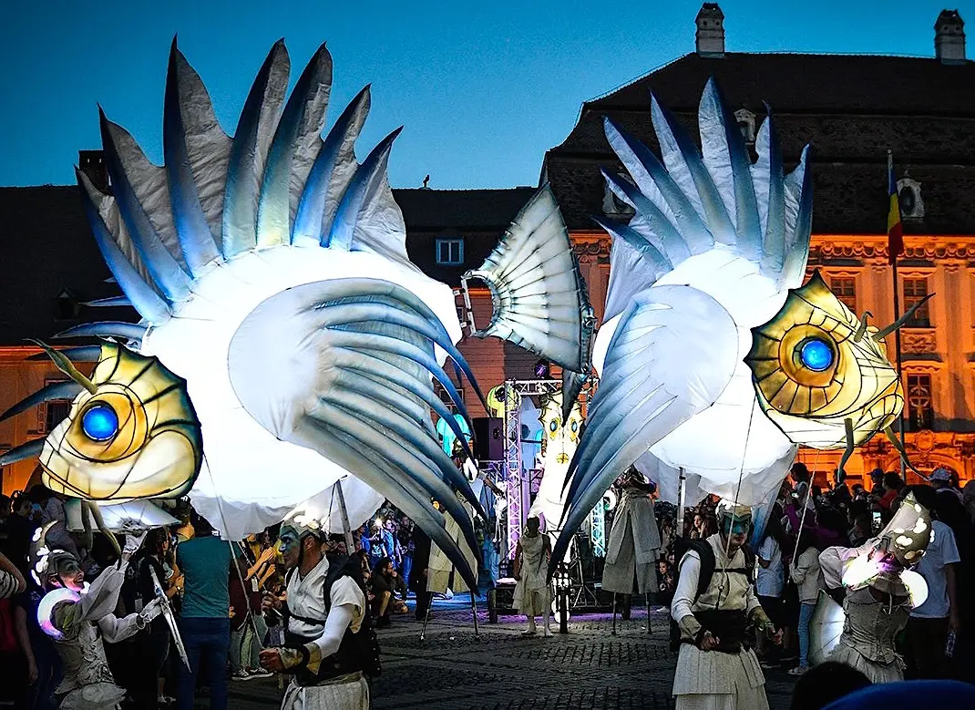 Spectacle de rue « ABYSSES, l’odyssée des mers » par de la Cie Remue-Ménage