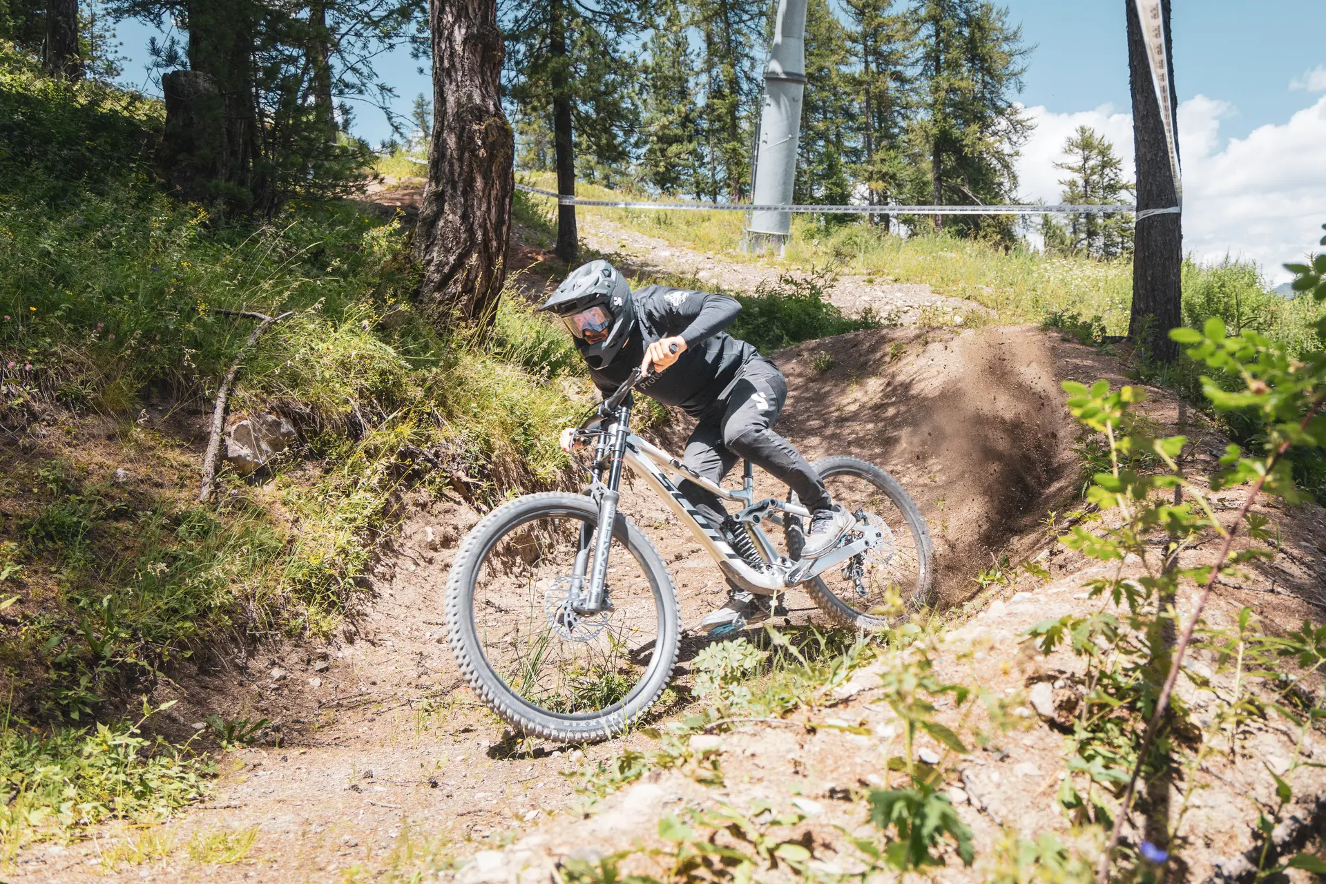 Downhill Cup RS