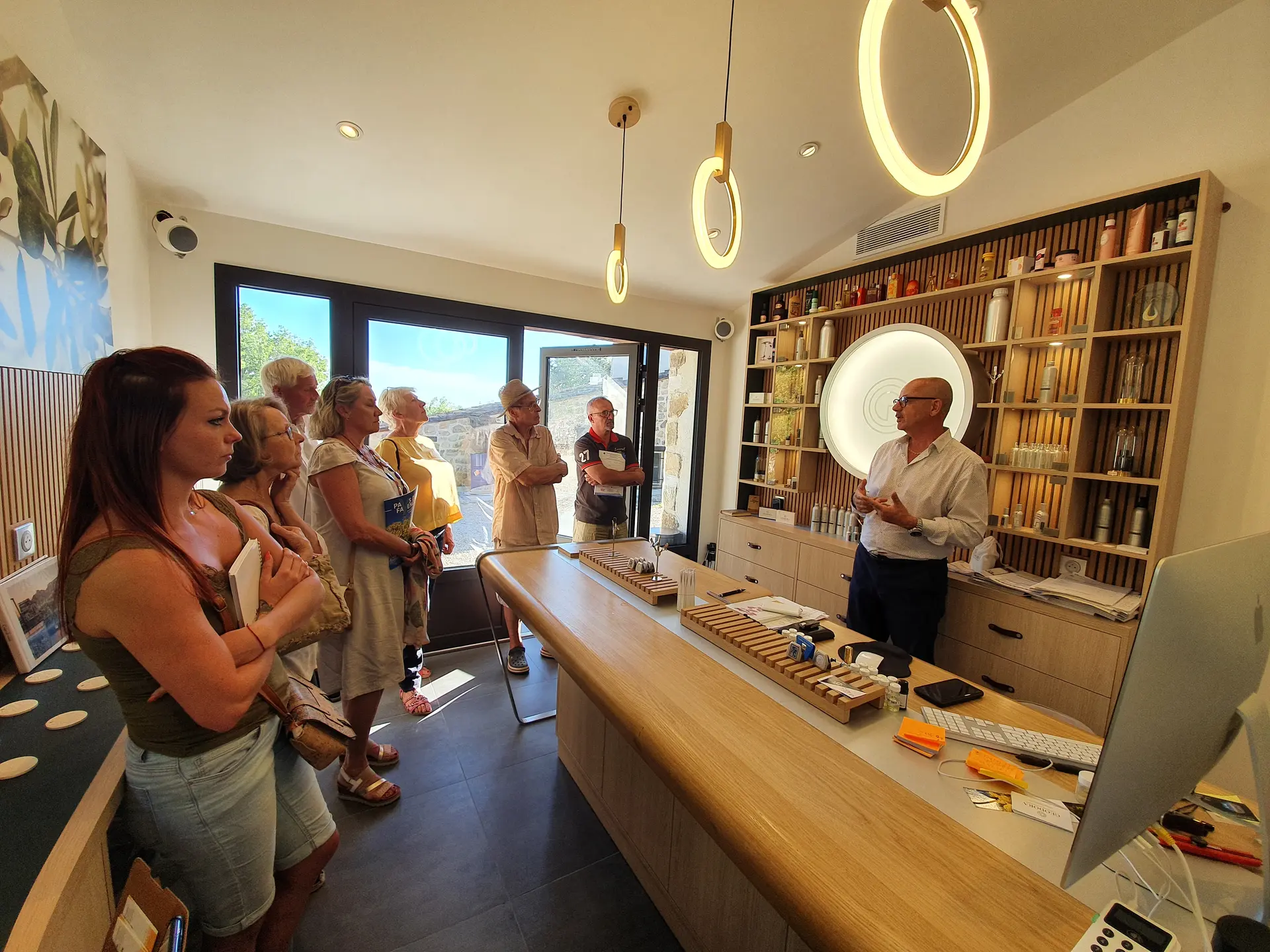 Visite de la passion - créateur de PARFUMS - Chemins parfumés UNESCO