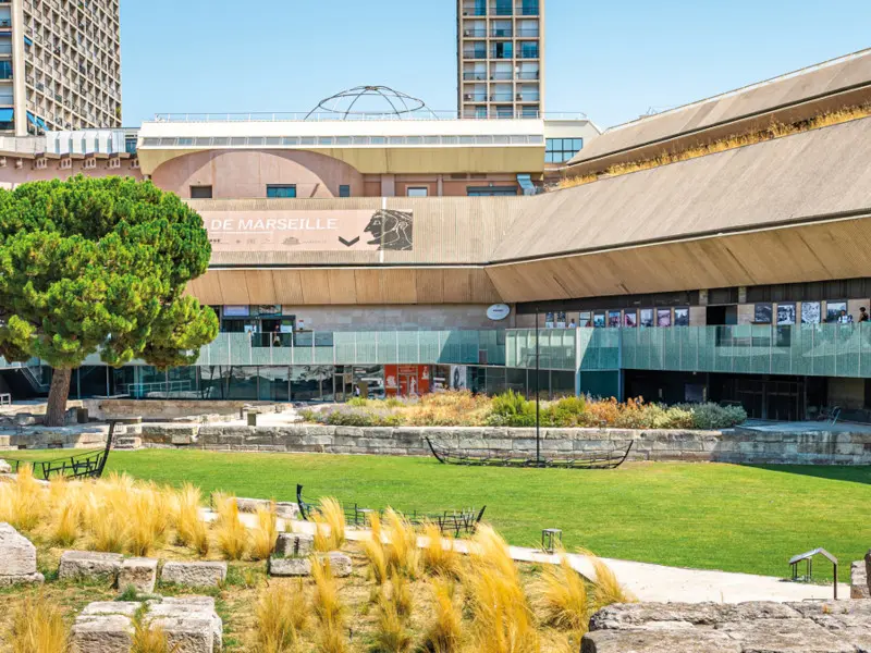 Hommage à l'historien Robert Mencherini