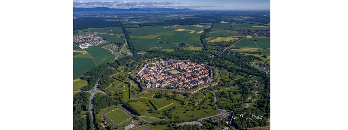 Trois siècles de fortification à Neuf-Brisach : du dernier modèle vaubanien à l’héritage oublié