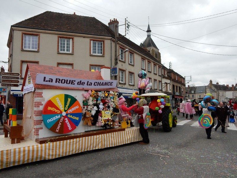 2ème Sortie du Carnaval de Châteauneuf-sur-Loire : Place à 30 ans de Carnaval