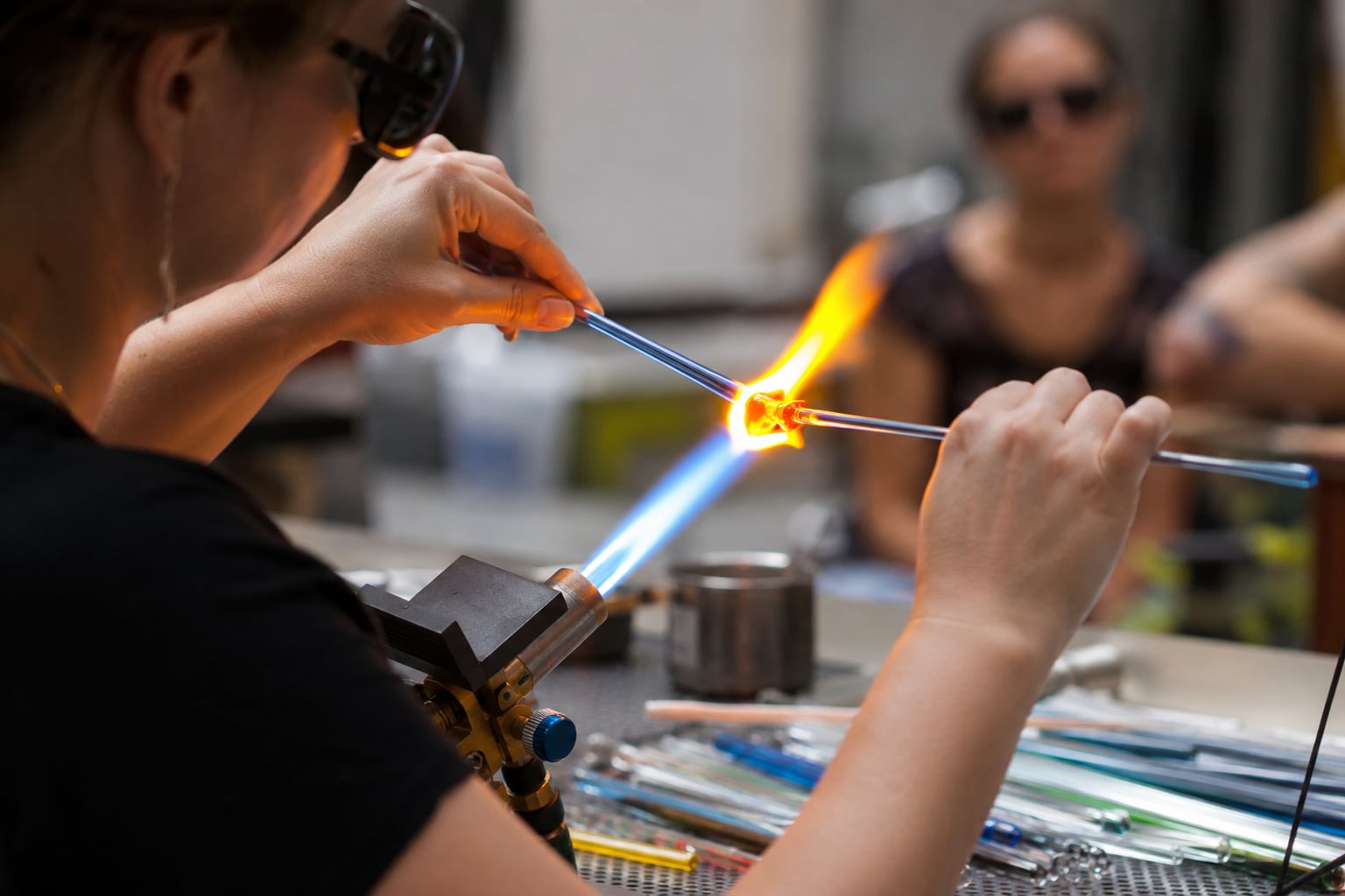 Démonstrations et initiations de verre au chalumeau avec Laetitia Andrighetto