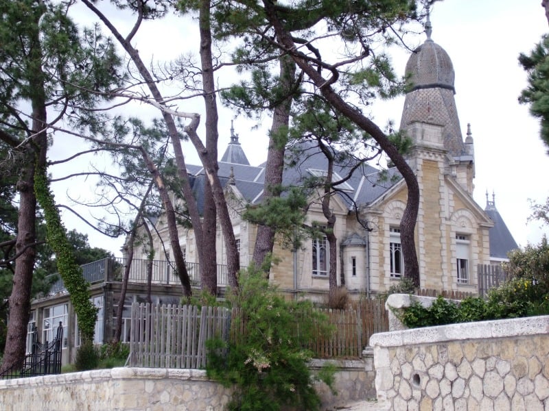 Taussat-les-Bains : Villas, célébrités et bains de mer d’autrefois