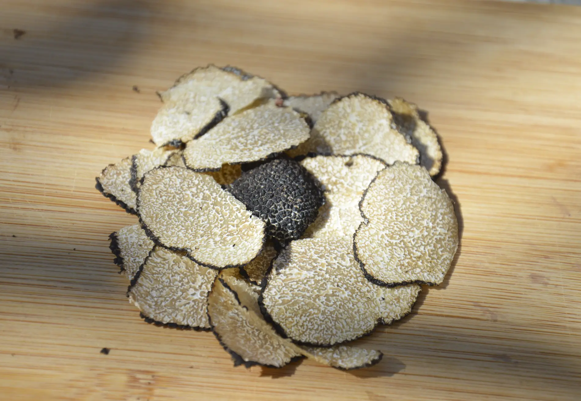Les apéros comtadins : Dégustation prestige avec les truffes d'été