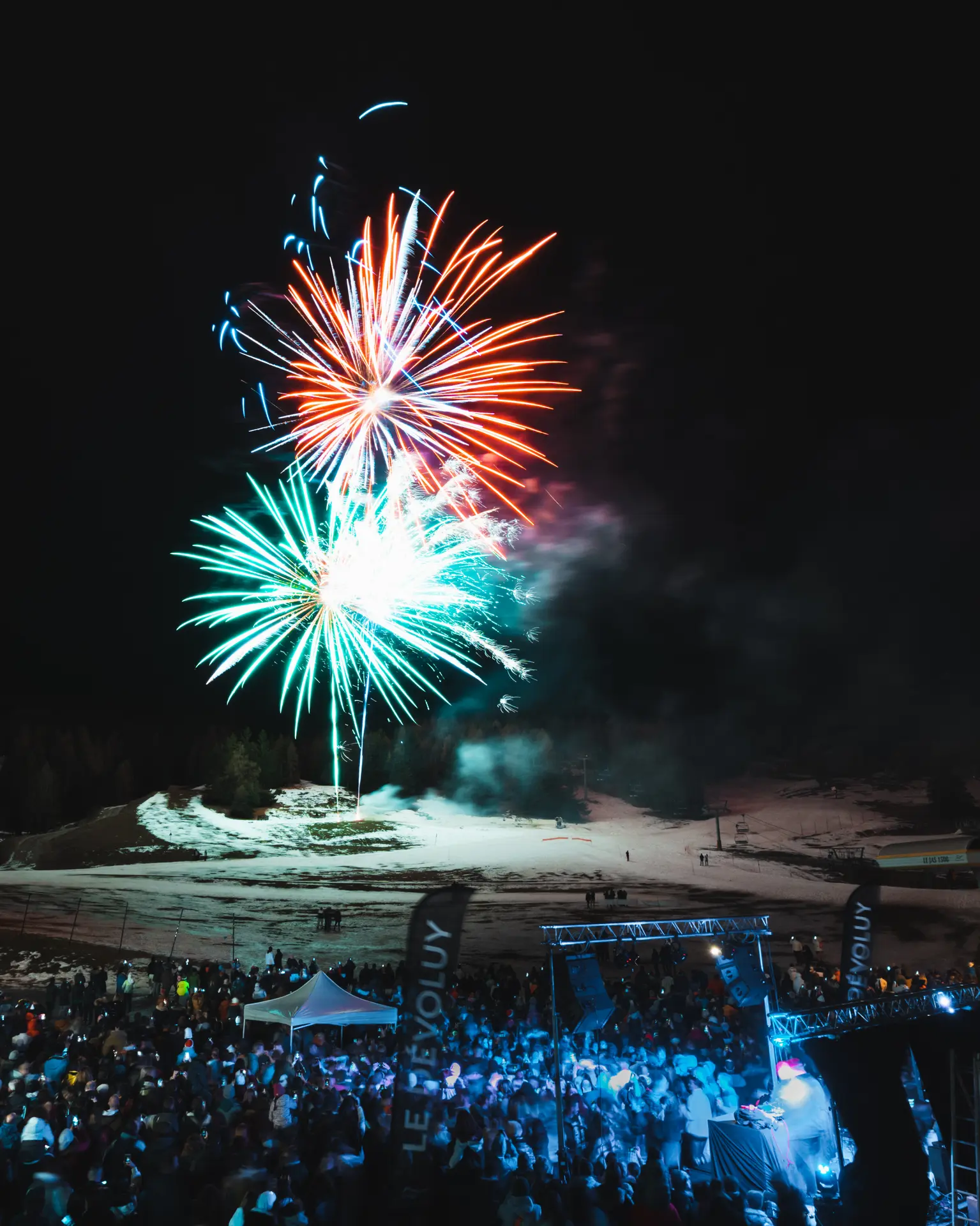 DJ LIVE - New Year's Eve