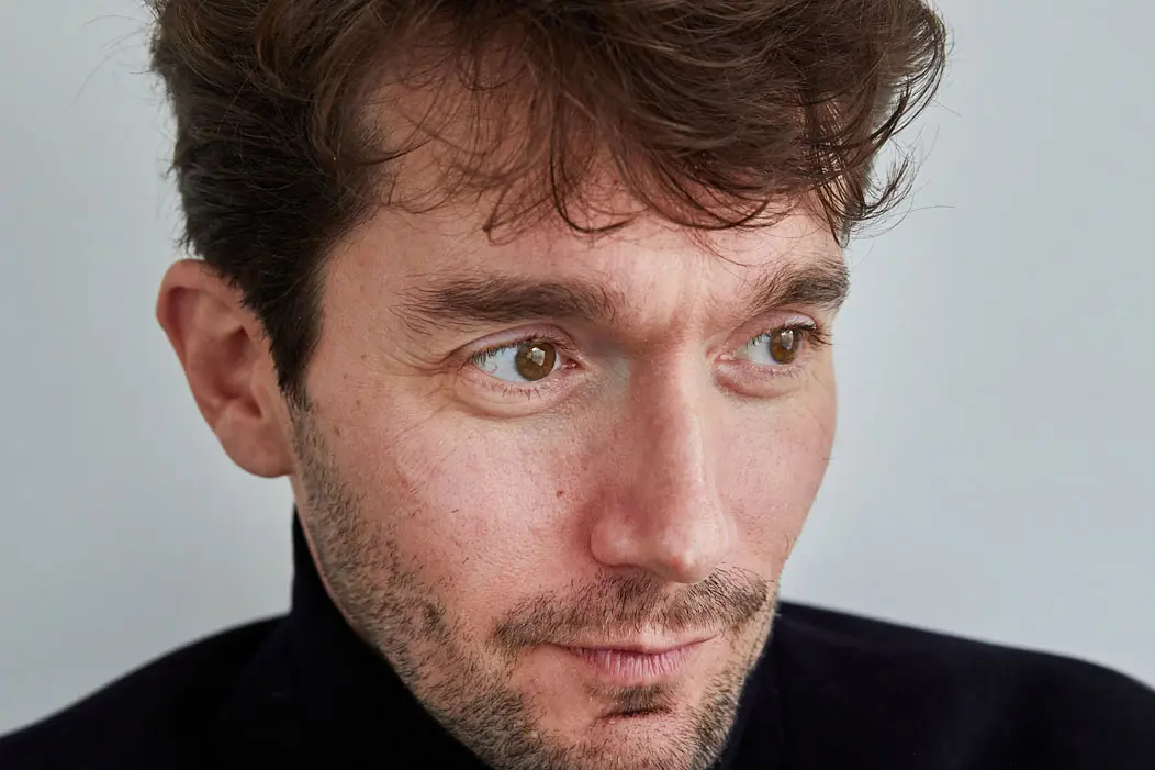 Lecture poétique de l'ouvrage les chevals morts par son auteur Antoine Mouton